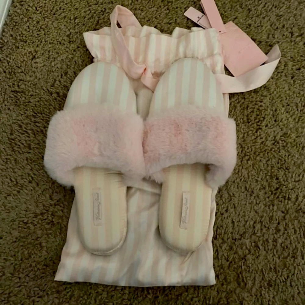 NEW Victorias Secret Slippers